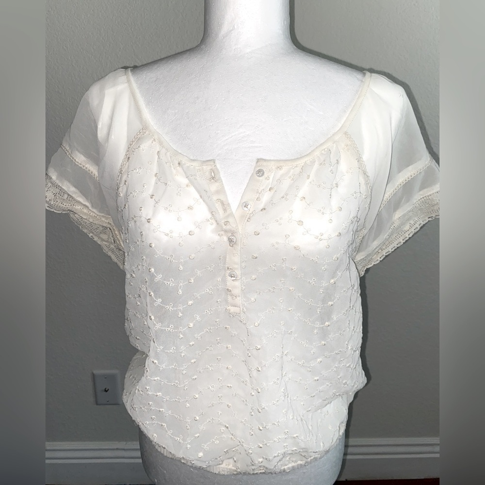American Eagle Cream Colored Lightweight Blouse Size S